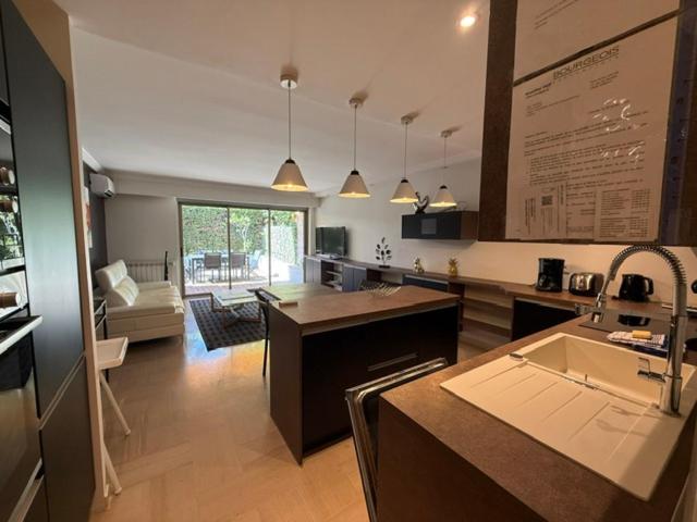 A deux pas des plages, Appartement-villa climatisé avec piscine et parc - 4