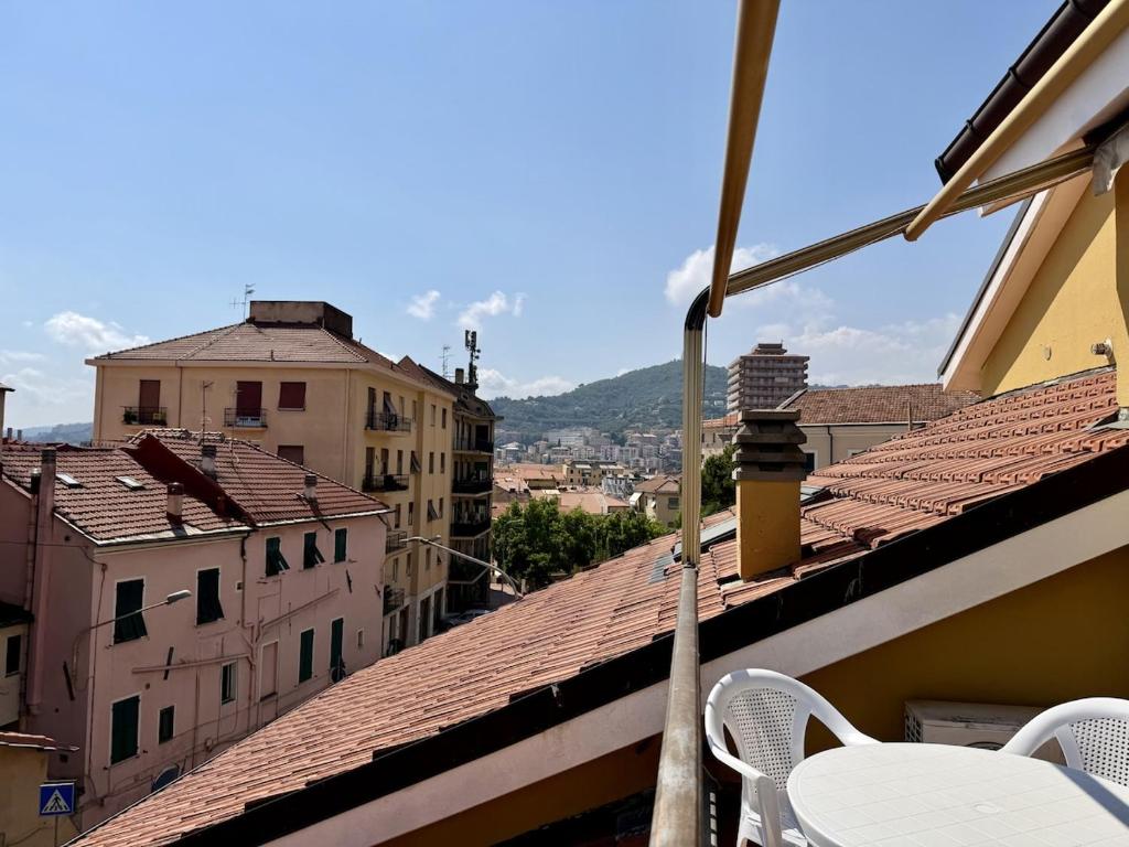 HOST4U IMperia MaAdel s Nest in the City Center - 4