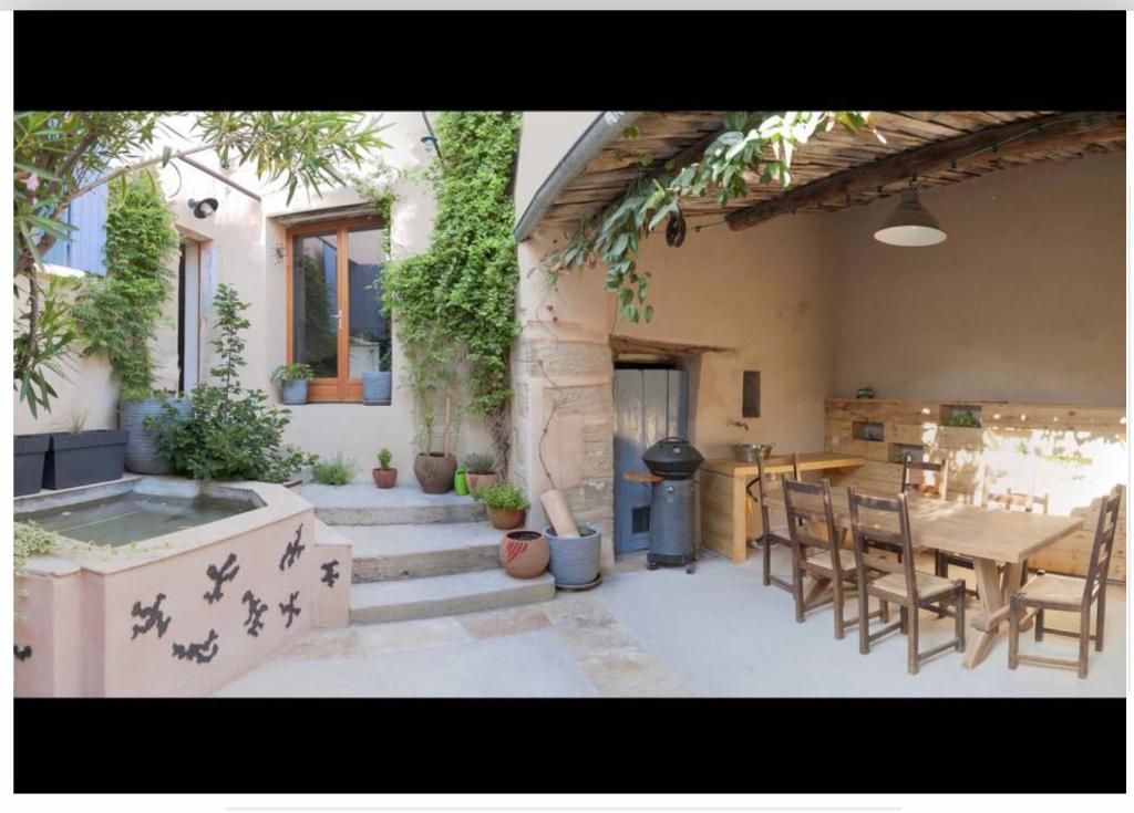 Maison de village au pied du Ventoux avec bassin - 3