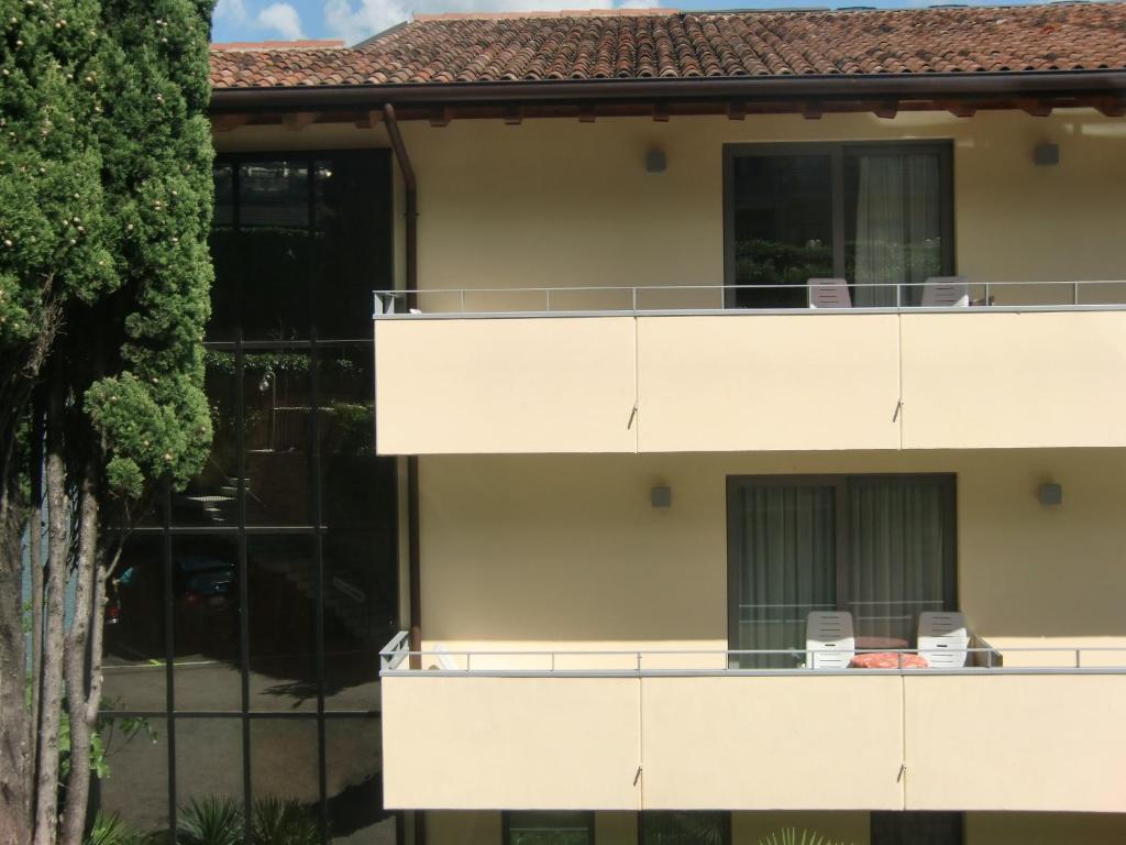 Beach Hotel Du Lac Malcesine — Hotel building in Malcesine, Veneto