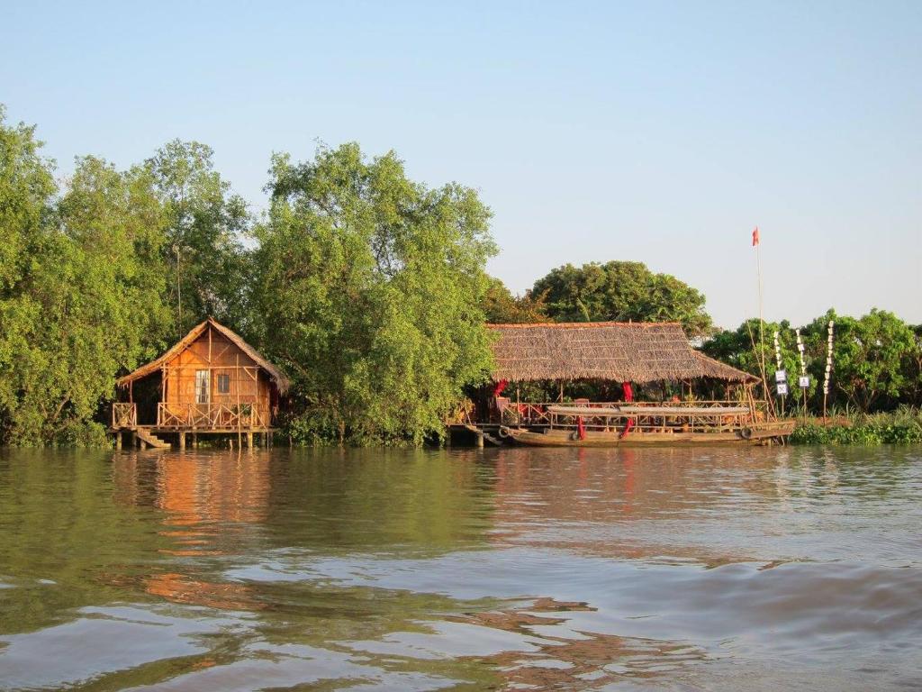 สภาพแวดล้อมโดยรอบ