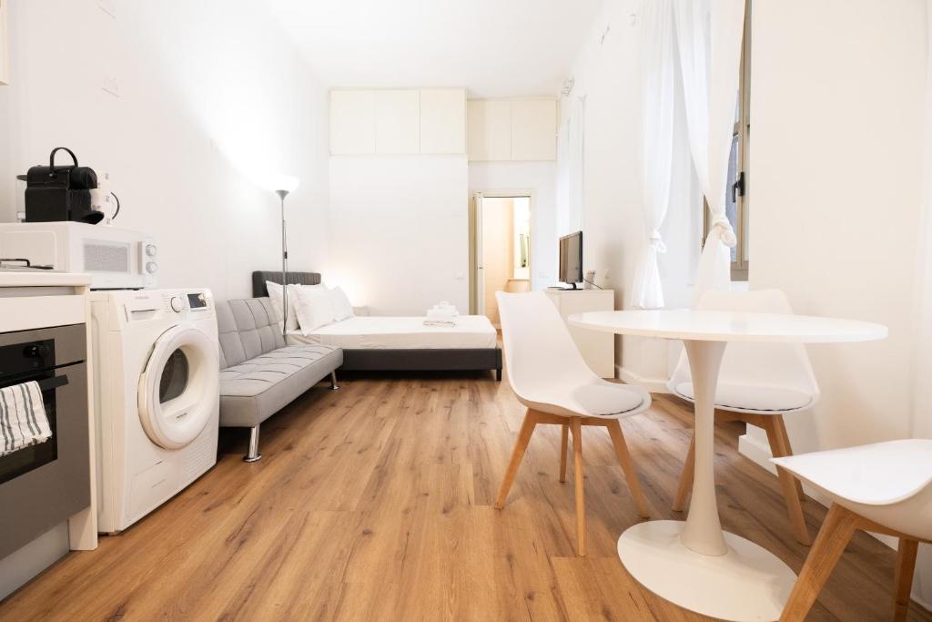 Urban Apartment in Milan Shopping Area, Metro M1 with Self Check-in - 3