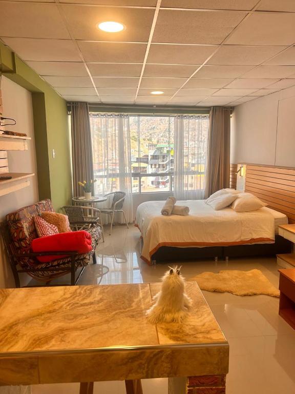 Modern City Loft5 Kitchen Elevator Sleeps 4 - 3