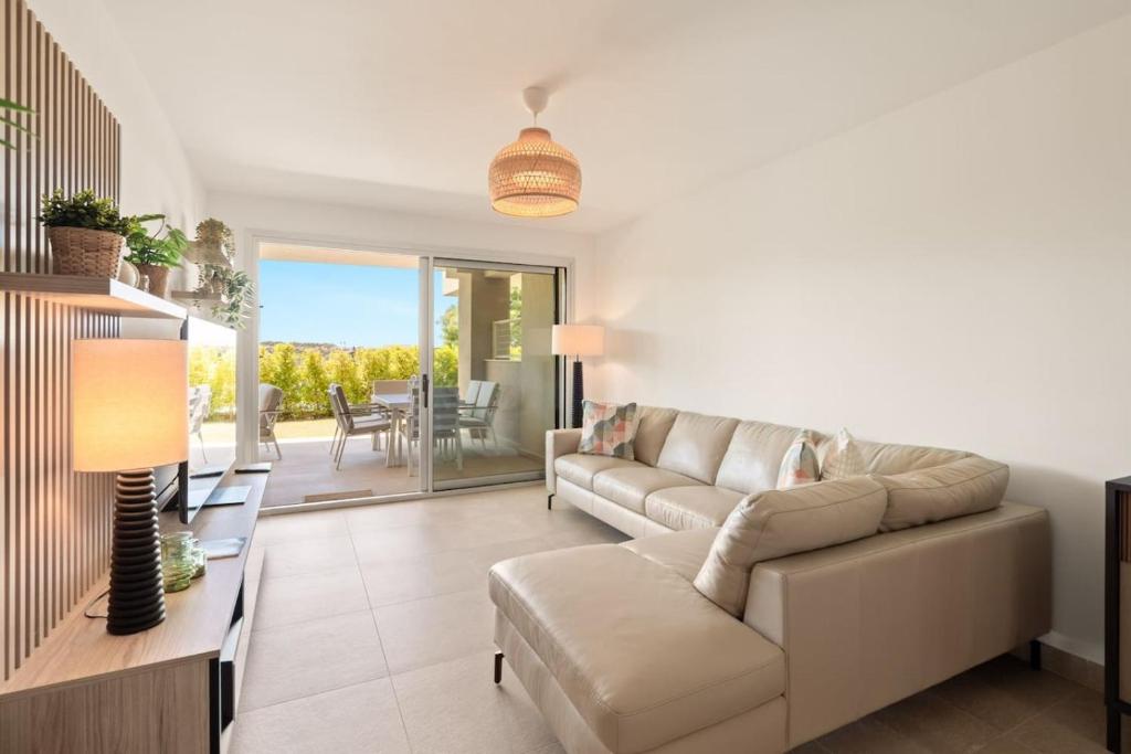 Sunny Golf Apartment - Golf and Pool Views - 5