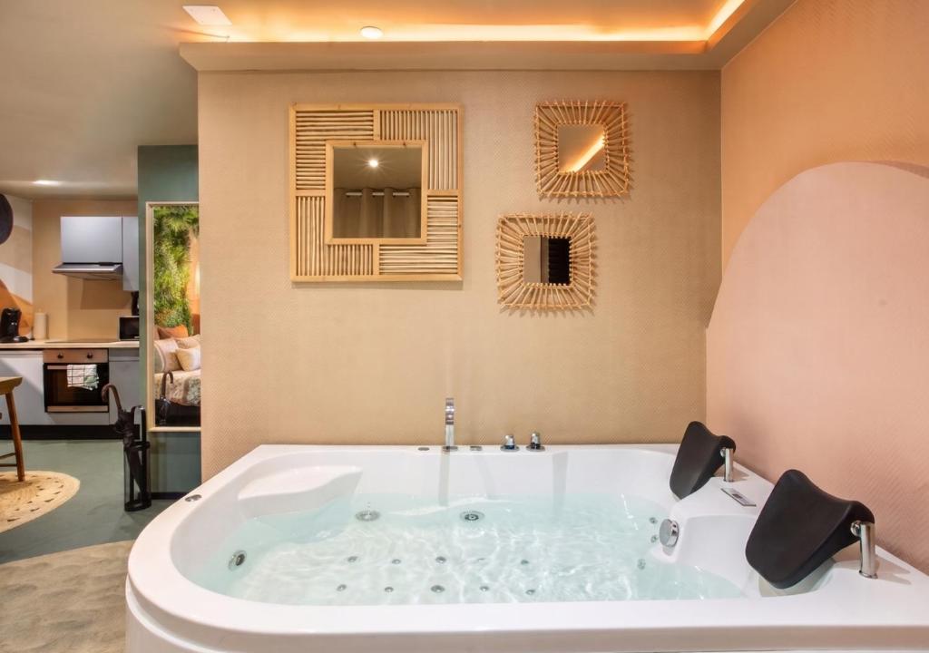 Éden Doré - Suite Jacuzzi Privatif & Parking - 2