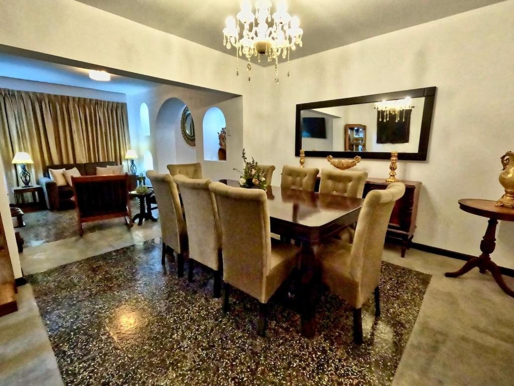 Casa Pacheco - Luxury 2BR/2BA w/ Jacuzzi - Walk to Beach & Castle - 3