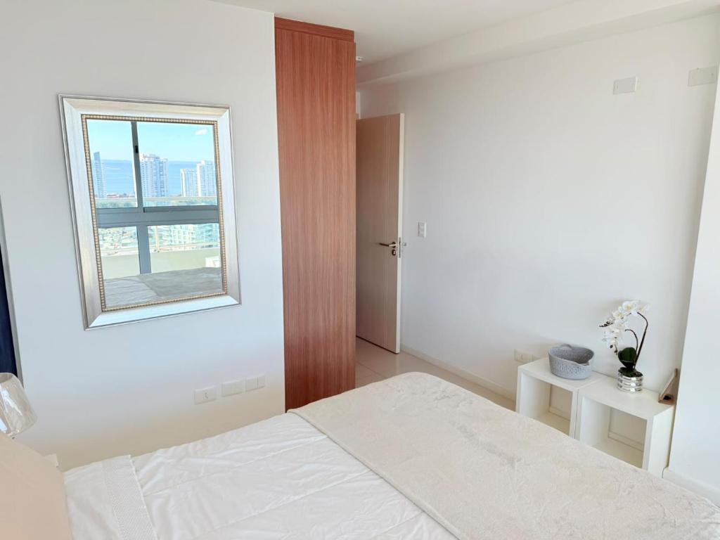 Gala Vista - 2
