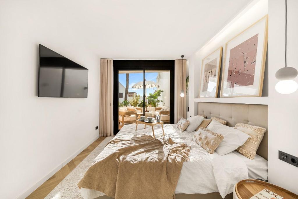 Superb Lorcrimar apartment, Puerto Banus, Marbella - 3