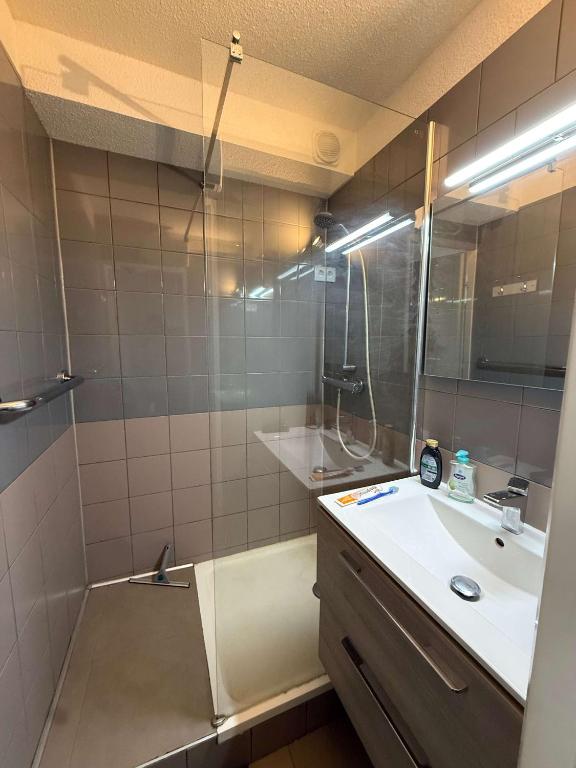 Residence Altineige Ski In-Out with WiFi in Val Thorens "V22" by Versant Collection - 5