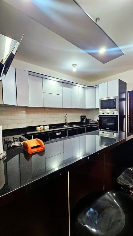 Penthouse Pacheco - 3BR, 5BA with Private Rooftop Terrace with Panoramic City Views - 5