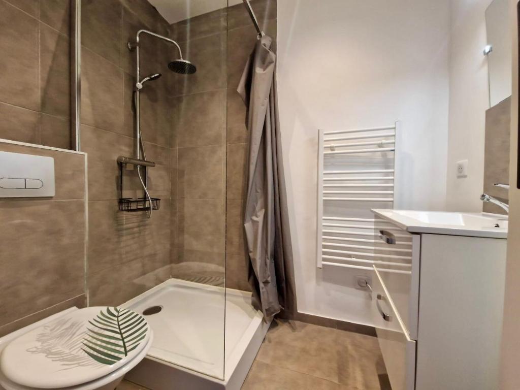 Chic Riviera Apartment Near Promenade des Anglais - 5