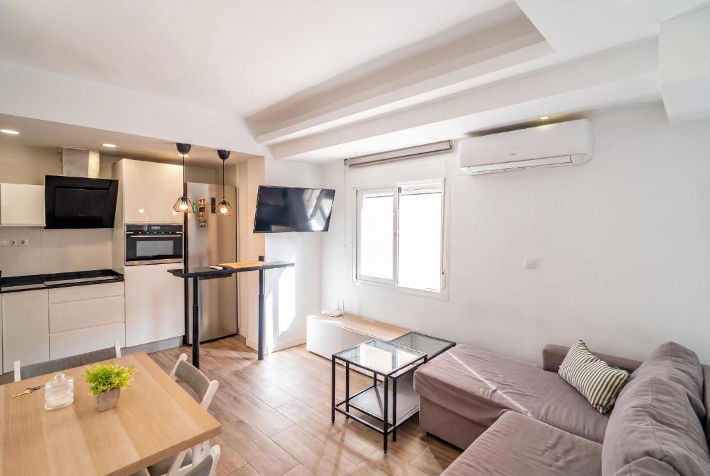 Cubo's Espronceda Malaga Apartment - 2
