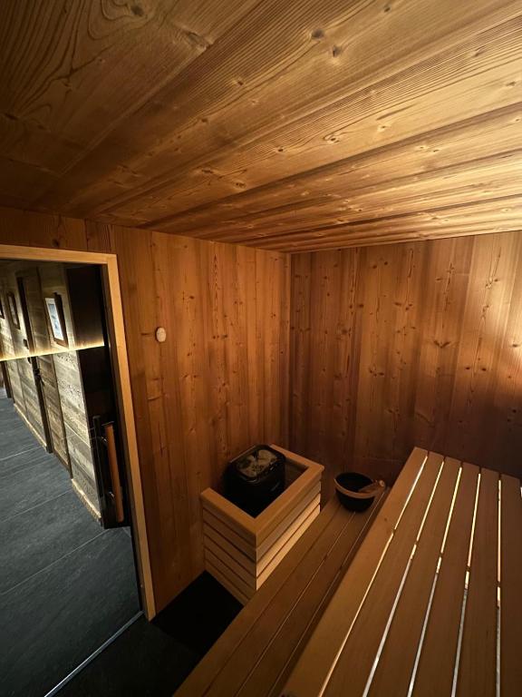 Large chalet with private pool and Nordic bath - 3