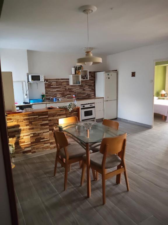 Quiet apartment in a good location with WiFi - 4