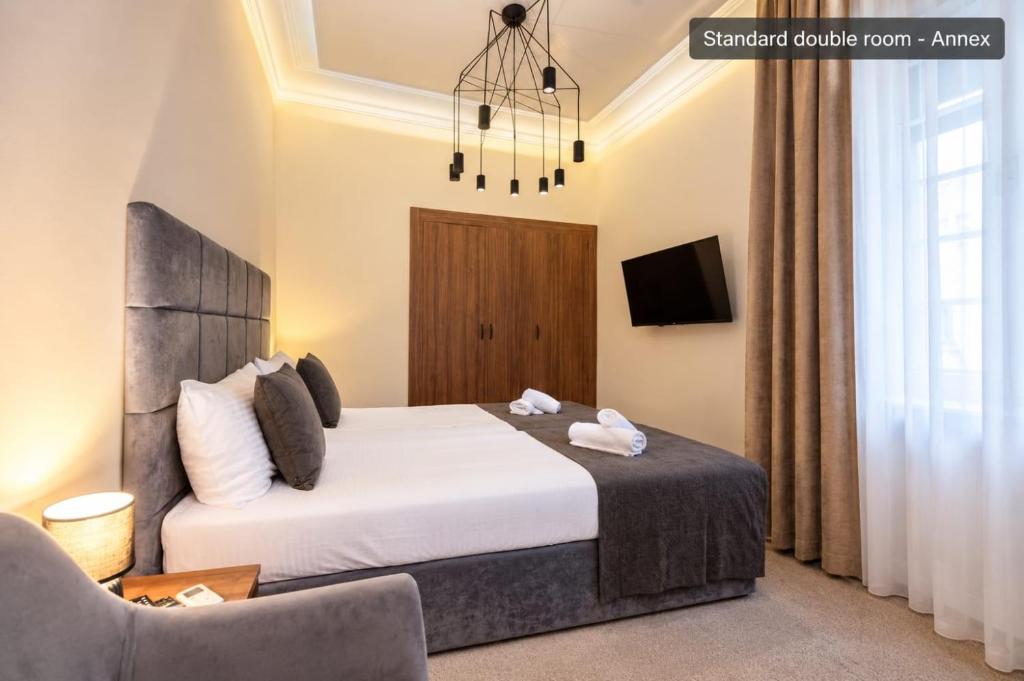 Kings Palace Suites - 2