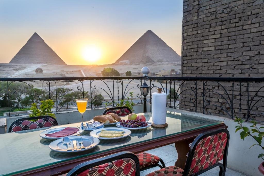 Food and beverages, Pyramids View Inn in Giza