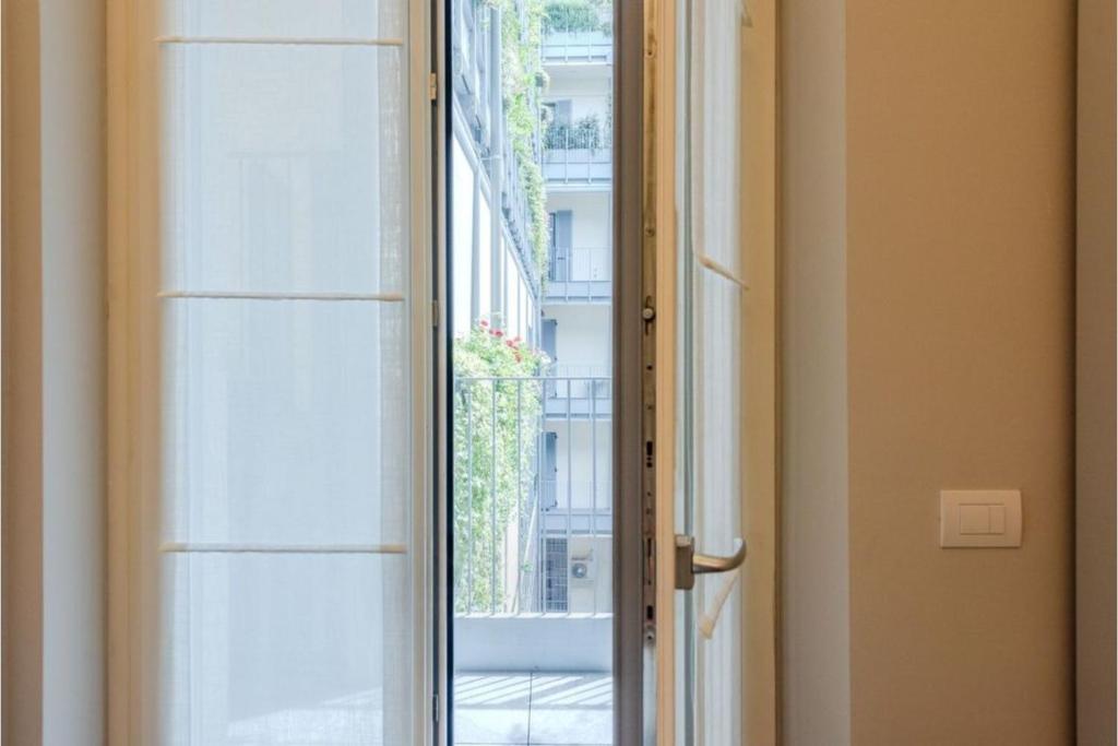 Elegante Appartamento nel Cuore di Milano - 3