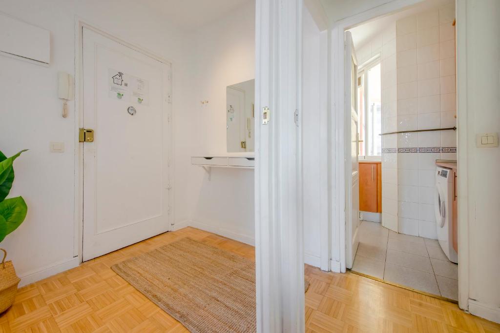 New Apt para 7pax en el corazon de Madrid-Centro - 3
