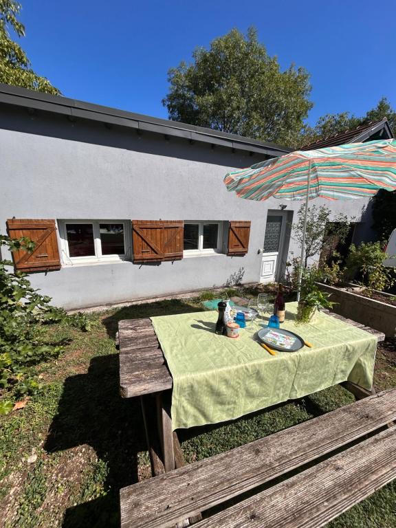 Studio rénové avec parking et jardin privés - 1
