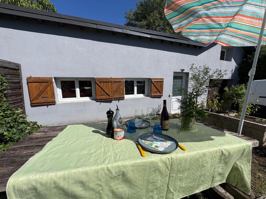 Studio rénové avec parking et jardin privés - 3