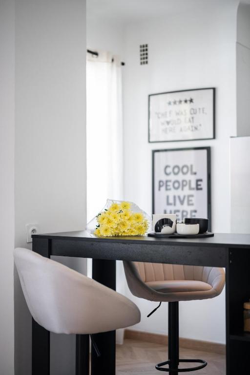 Cozy & Stylish with Air conditioning & Balcony - Libération - 4