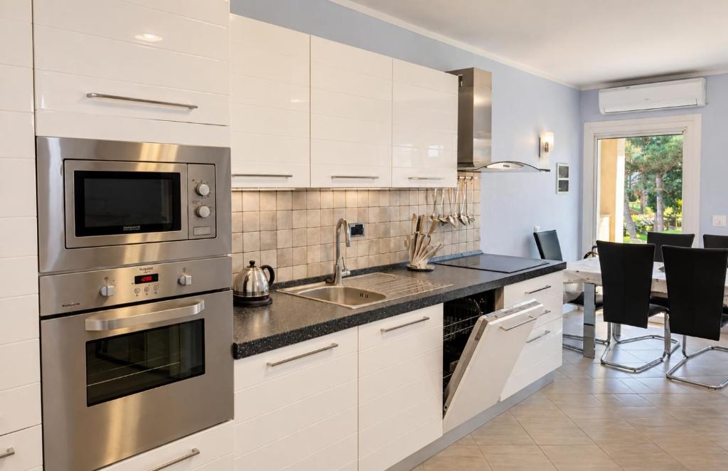Hollywood apartment - 2