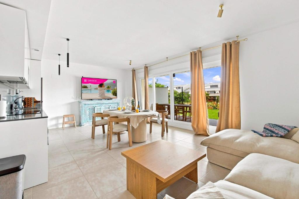 Pool-FREE parking-Close to beach-spacious yard - 1