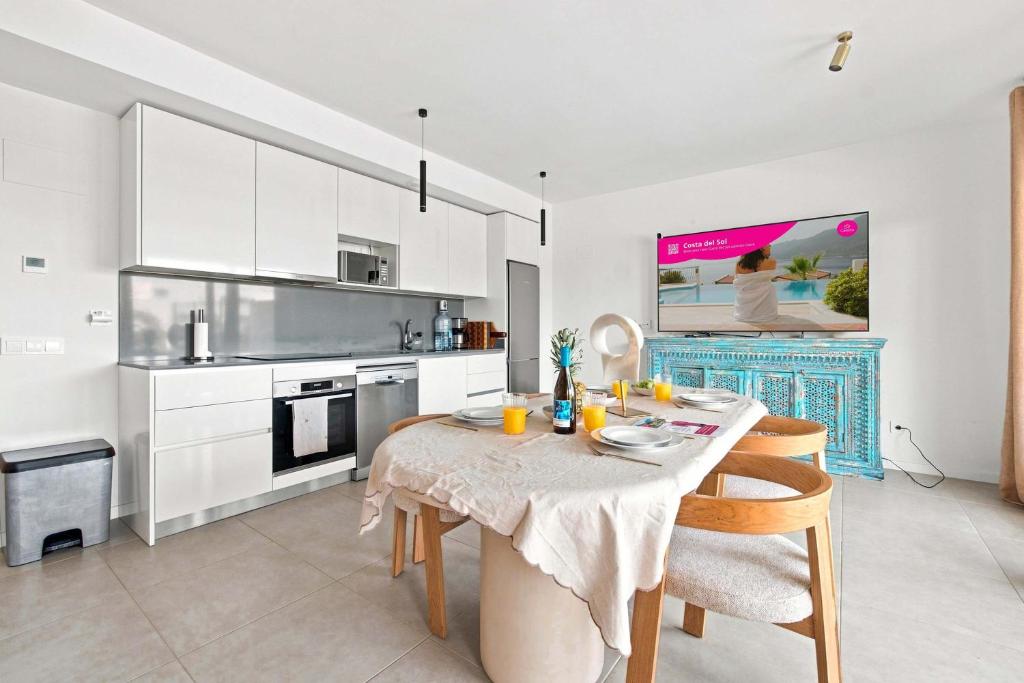 Pool-FREE parking-Close to beach-spacious yard - 5