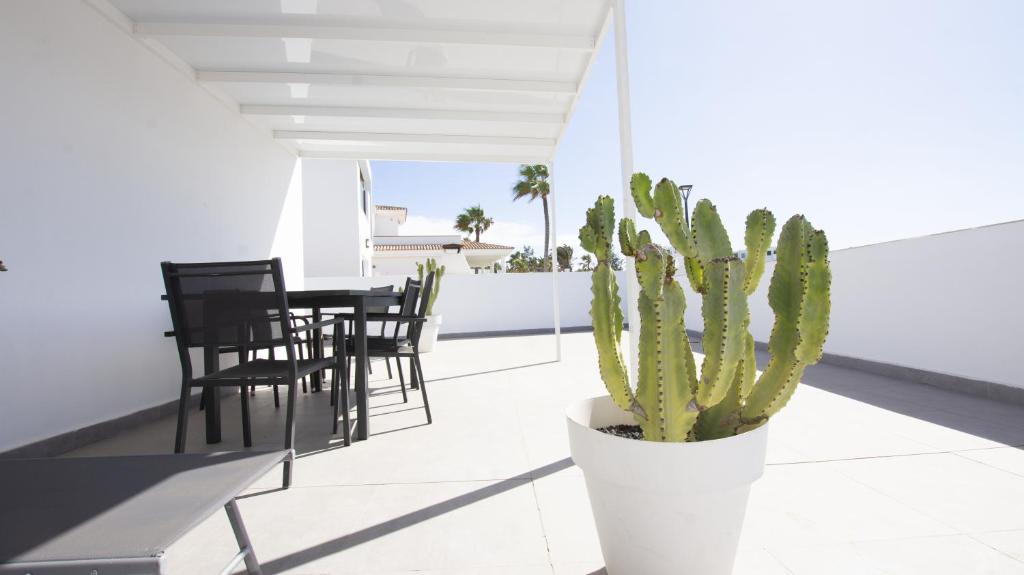 Book Jet - Front Beach Geranio Terrace Suites - 2