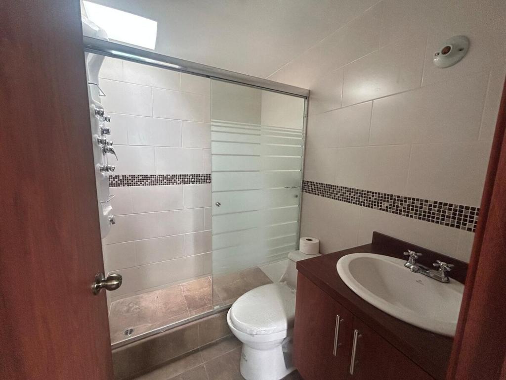 Beautiful brand new suite - 5