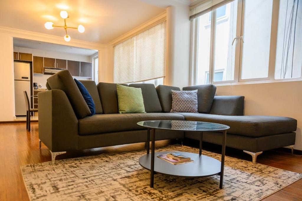Condesa Residence 7 Stylish 2 Bedroom, 1 Bathroom Residence Accentuating Expansive Interiors - 1