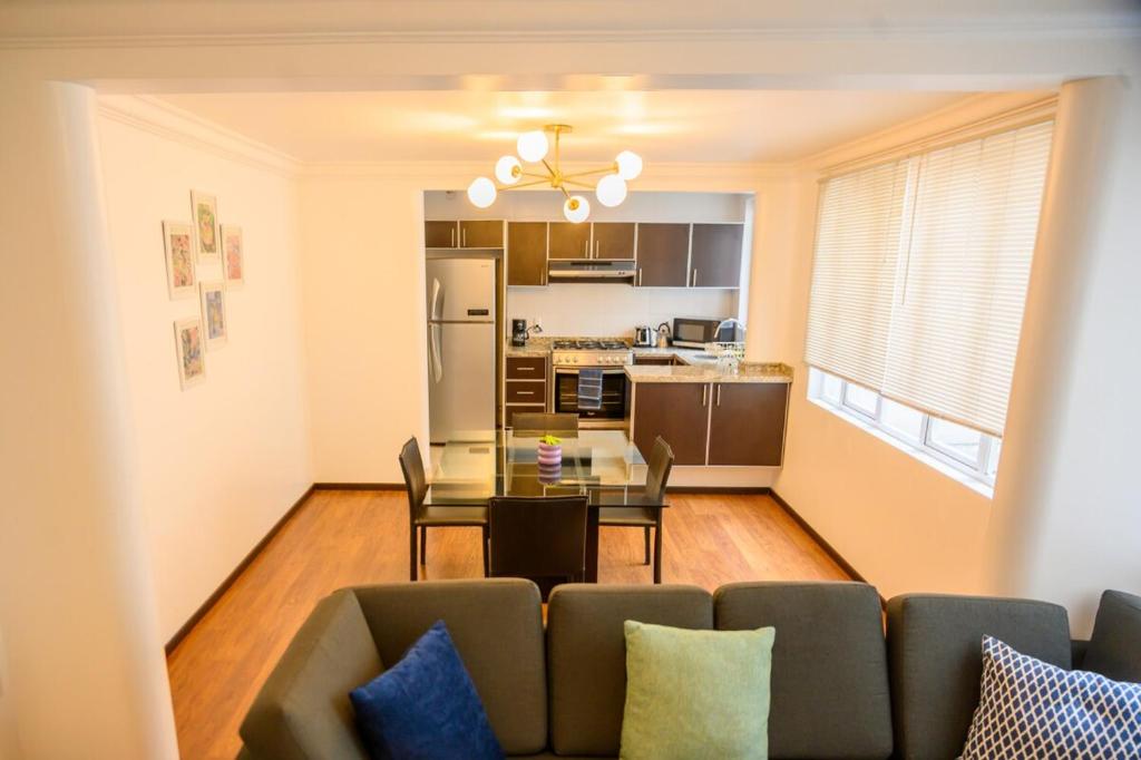 Condesa Residence 7 Stylish 2 Bedroom, 1 Bathroom Residence Accentuating Expansive Interiors - 3