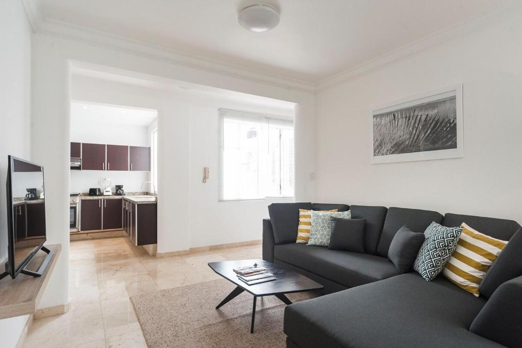 Condesa Residence Campeche 5 Modern Residence 2BR 1BA Apartment Emphasizing Open Airy Spaces in Campeche - 3