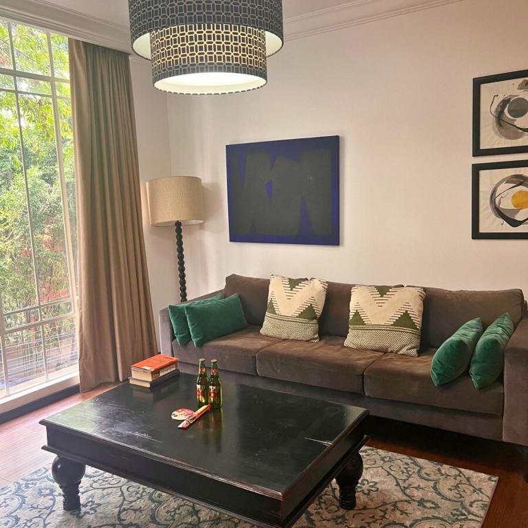 Condesa Residence Campeche 6 2BR, 1BA Apartment with Expansive Living Space - 3