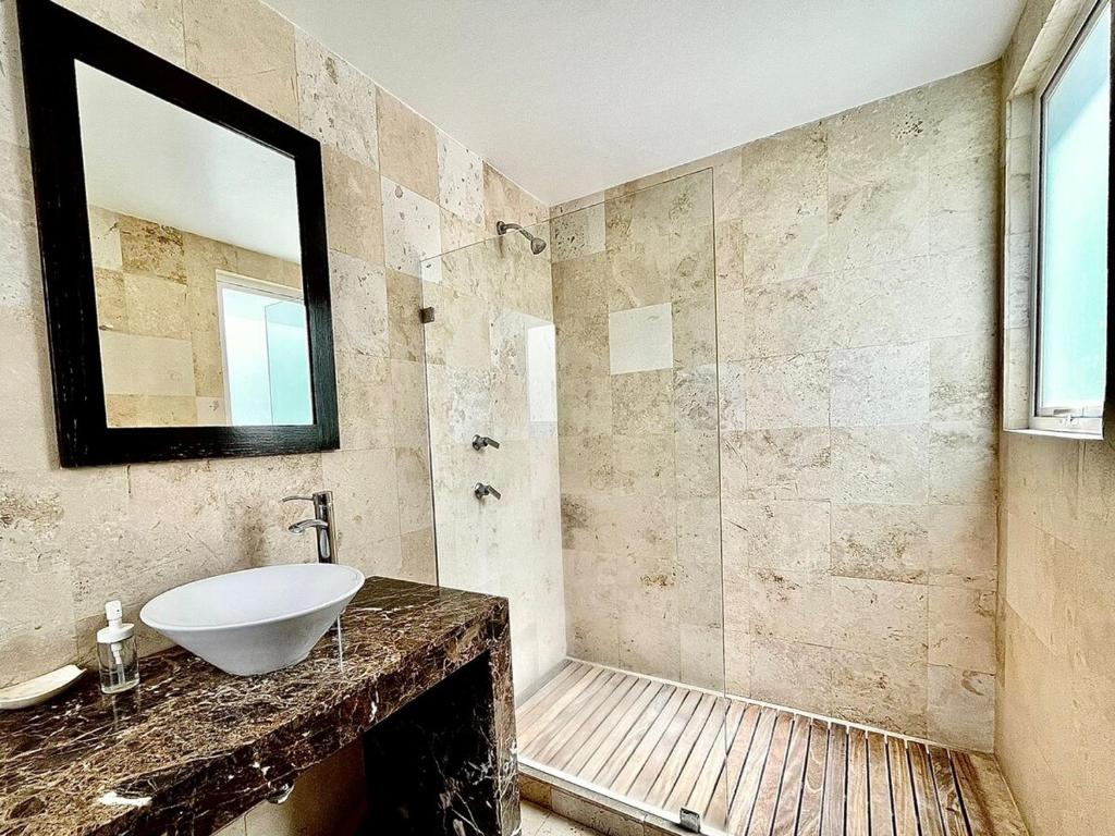 Condesa Residence Amsterdam 304 Inviting 1 Bed, 1 Bath Home Located on Picturesque Amsterdam Avenue - 5