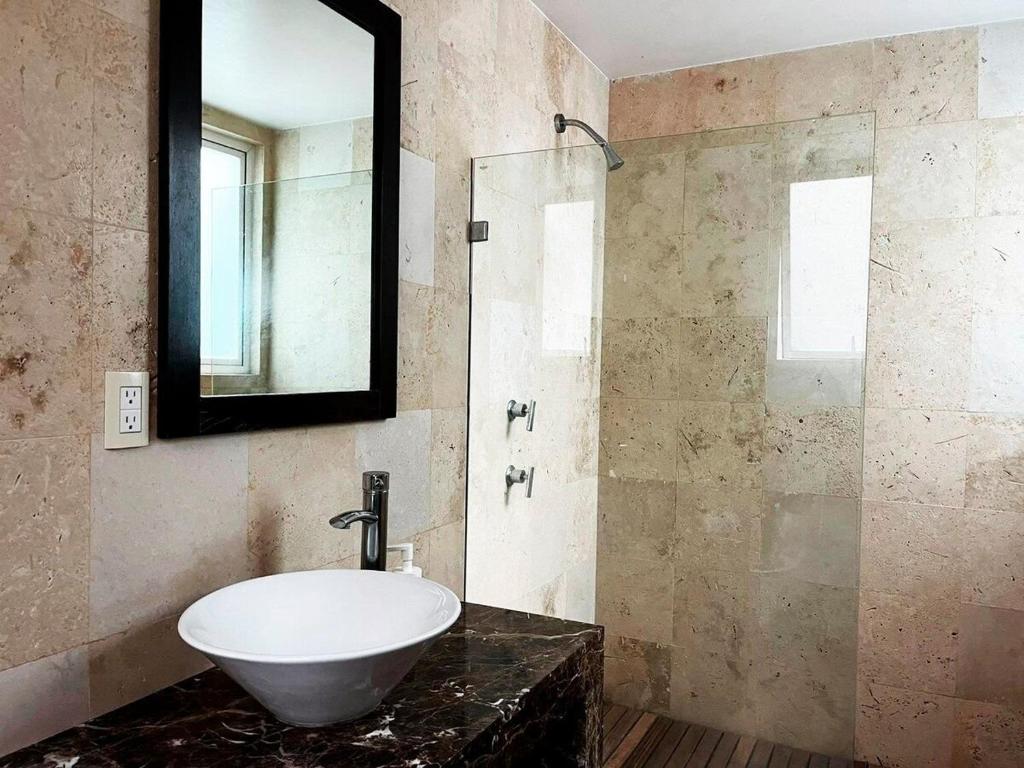 Condesa Residence Amsterdam 204 Private 1Bed 1Ba on Amsterdam Av - 3