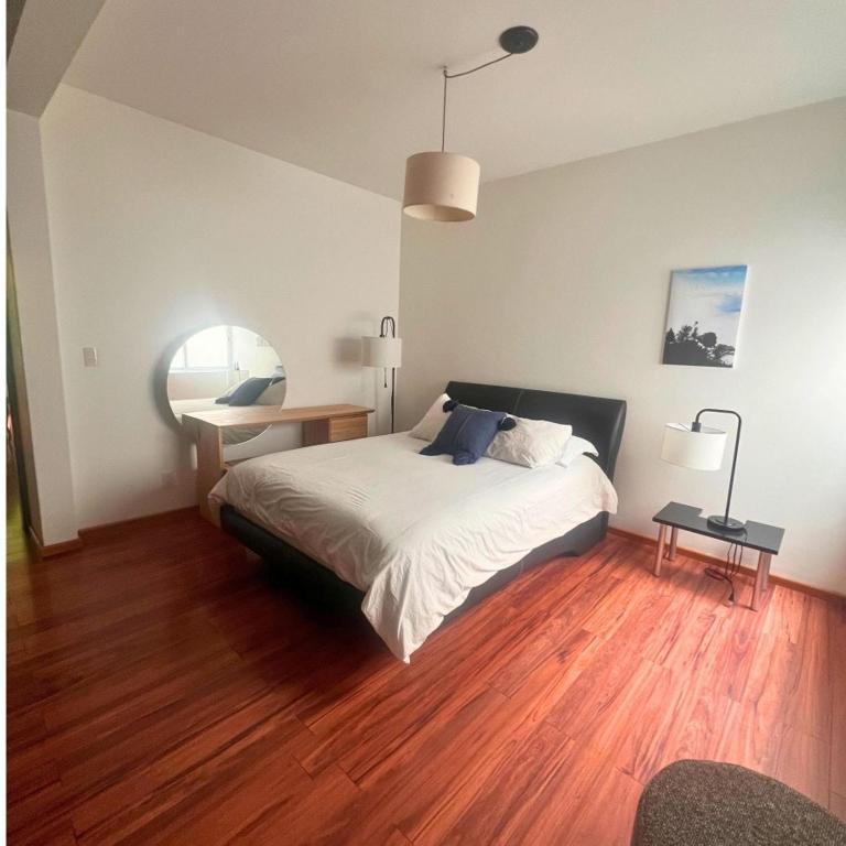 Condesa Residence Amsterdam F Elegant Residence with Inviting Ambiance on Amsterdam Avenue - 3