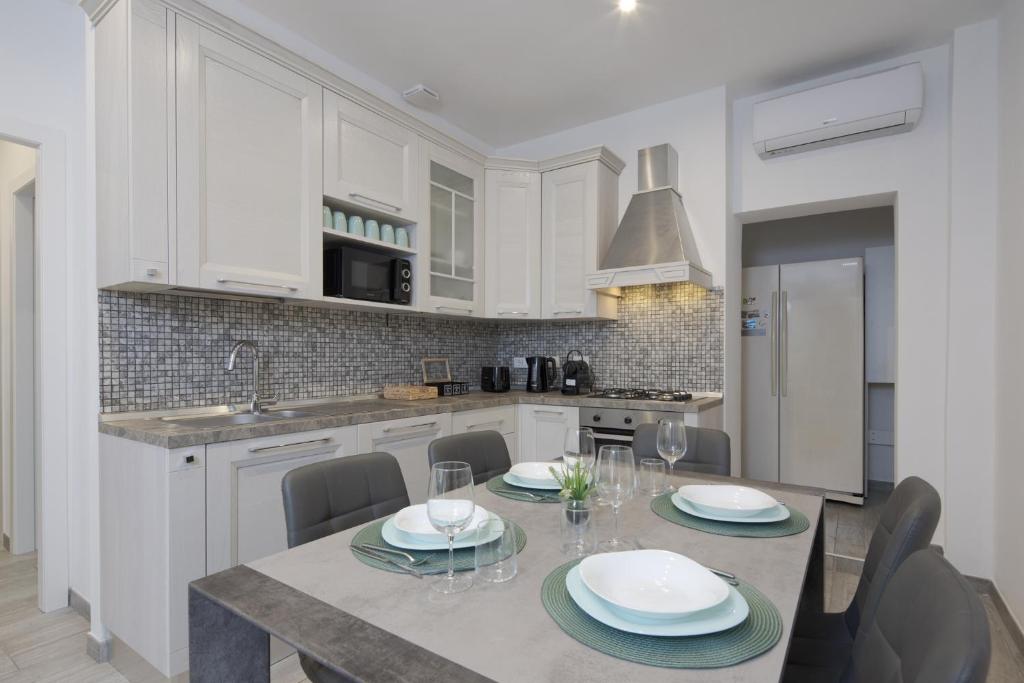 Lumi Suite Apartment - 4
