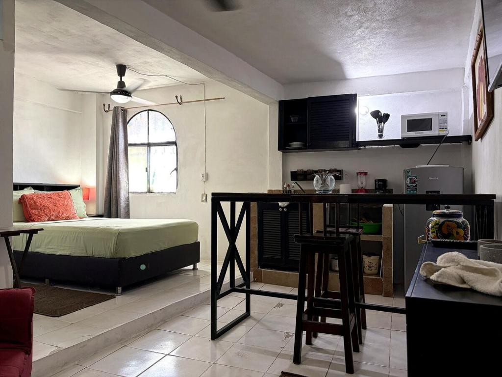Walkable Romantic Zone Studio Near Beach - 1