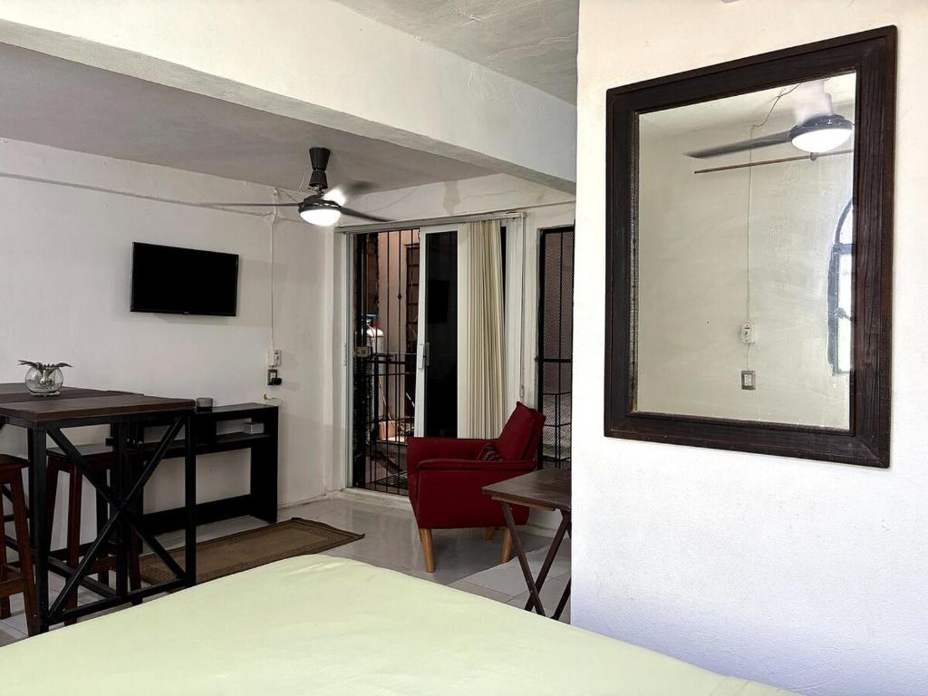 Walkable Romantic Zone Studio Near Beach - 3