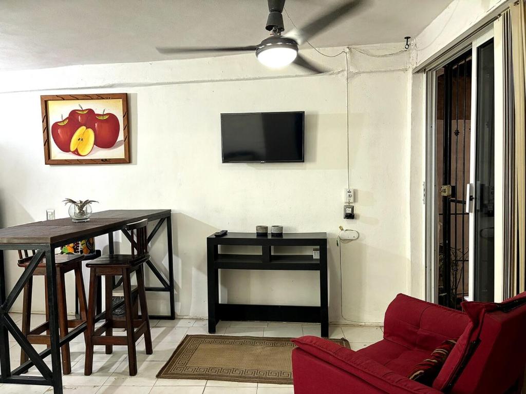 Walkable Romantic Zone Studio Near Beach - 5