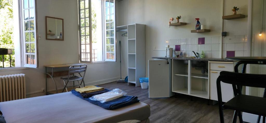 Réouverture et nouvelle gestion - Logement privatif - chambre équipée - Coeur de Bordeaux proche Victoire - 1