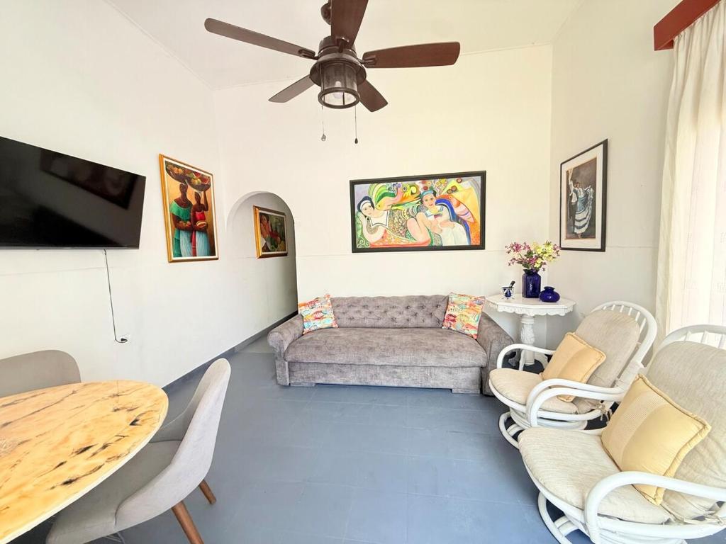 Apartamento de 2Alcobas con Jacuzzi Privado en Edificio Dominique - 1