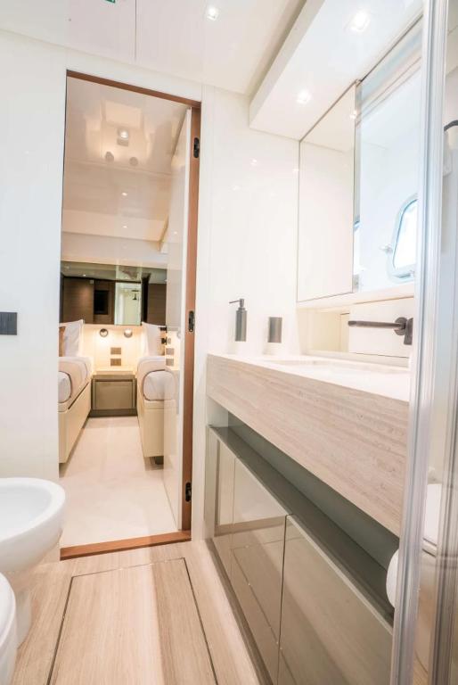 The Luxury Yacht Viger - 4