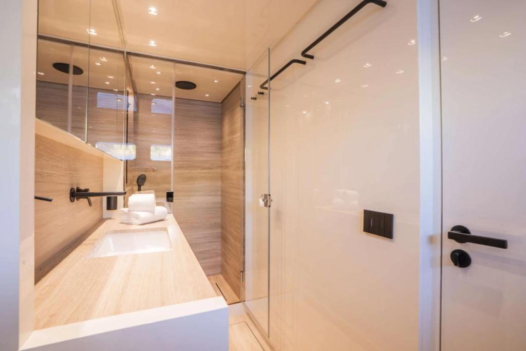 The Luxury Yacht Viger - 2