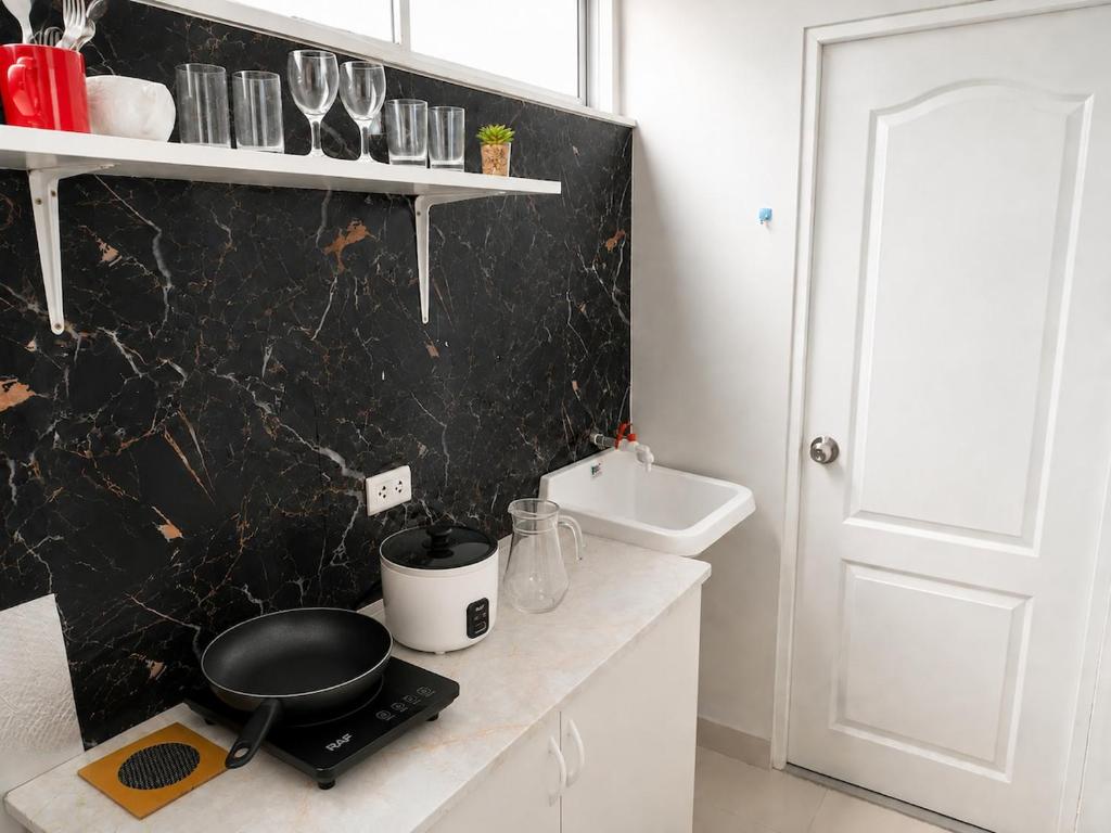 Studio apartment 2 blocks from the Plaza - 4