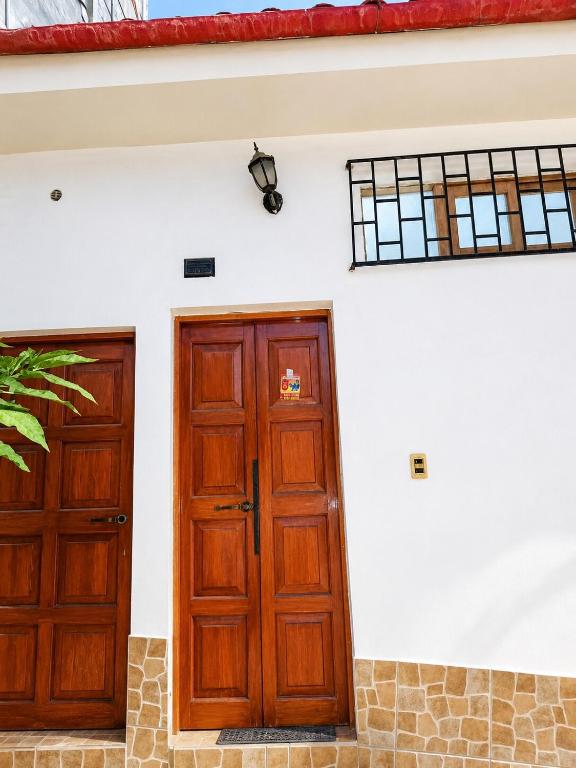Centrally-located mini apartment with private entrance - 4