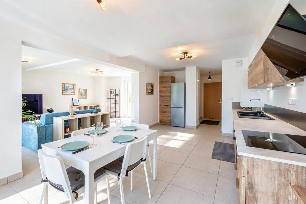 Grand Port - Appart spacieux - Terrasse jardin - Parking - 5