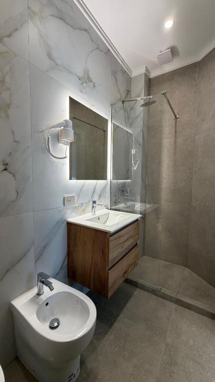 Royal Luxury Suites - 2