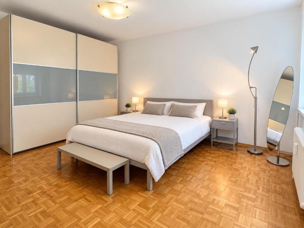 Stylish city apartment with loggia & garage - 4